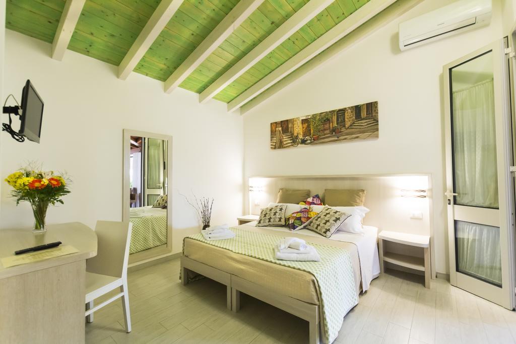 Agriturismo Il Megalite Giurdignano Bagian luar foto